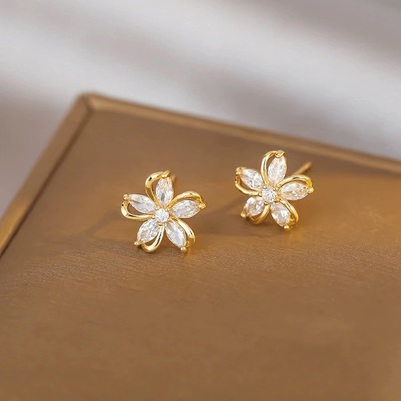 Dainty Flower Stud Earrings fo - Helix Cartilage Ring 评论和价格