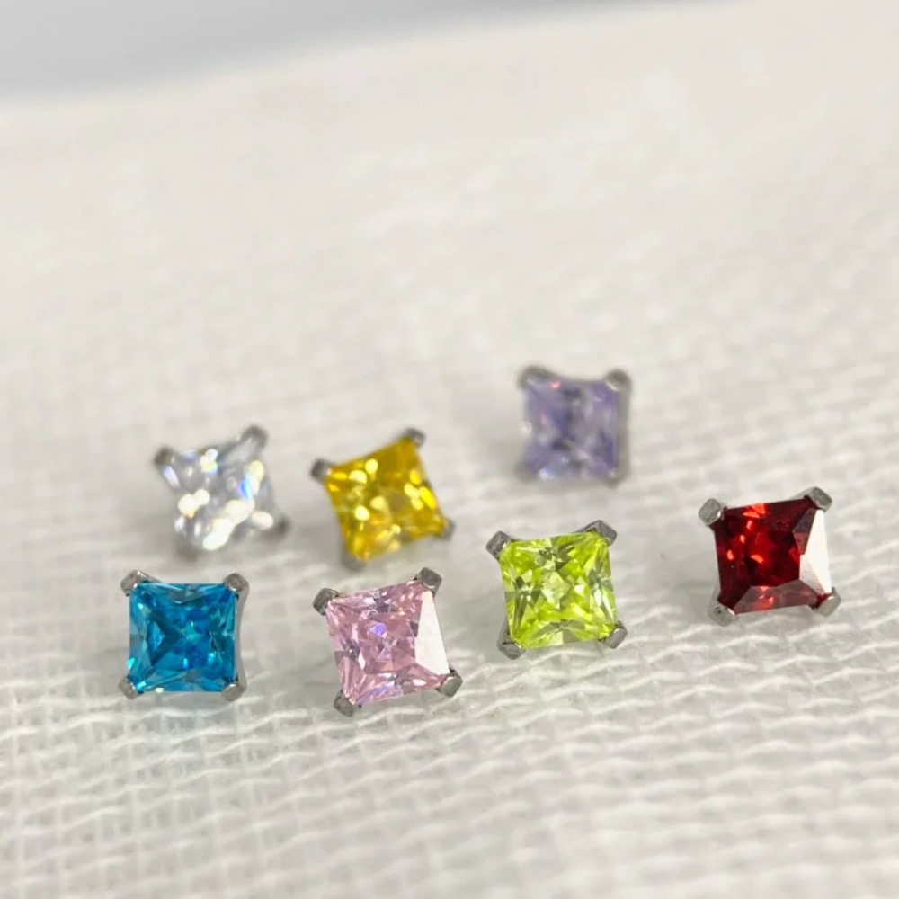 ASTM F136 Titanium Lip Piercin - Helix Cartilage Ring 评论和价格