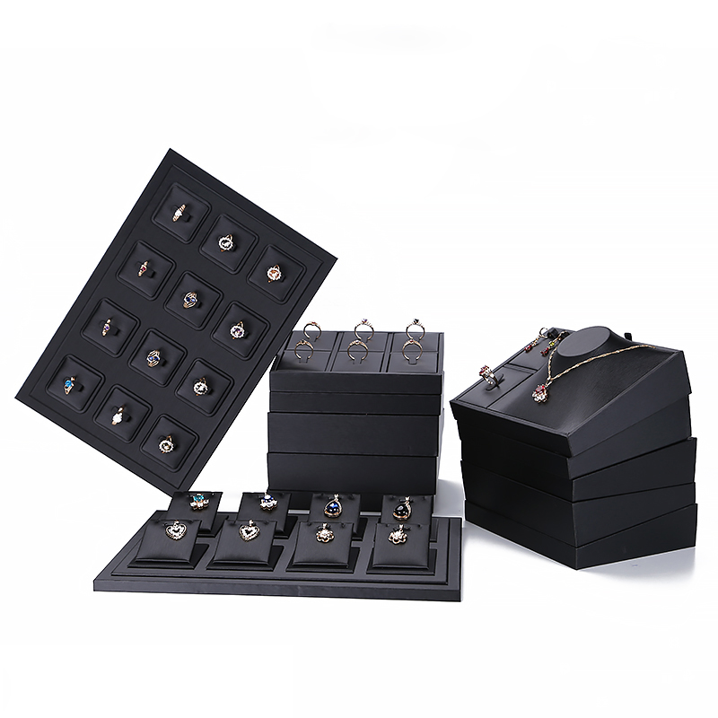 Superior Black PU Leather Ring - Body Jewelry Display 评论和价格
