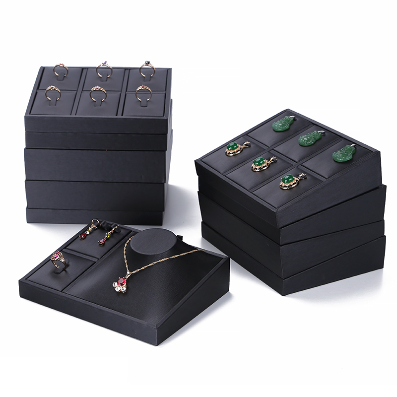 Superior Black PU Leather Ring - Body Jewelry Display 评论和价格